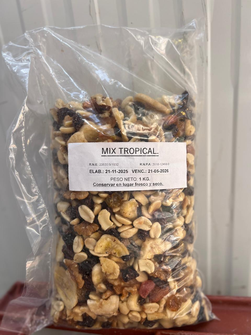 Granola tropical x 1 kg - Distribuidora